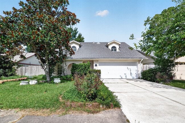 Building Photo - 1119 Pinecroft Dr