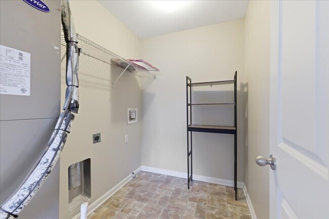 Building Photo - Beautiful 3BR Home in Lakeshore – Private Yard – Prime Port Wentworth Location