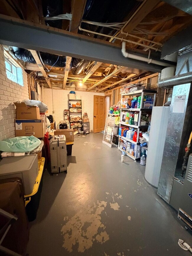 Building Photo - 5205 Wabash River St