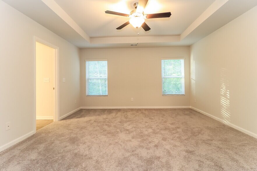 Building Photo - 221 N Fortune Way