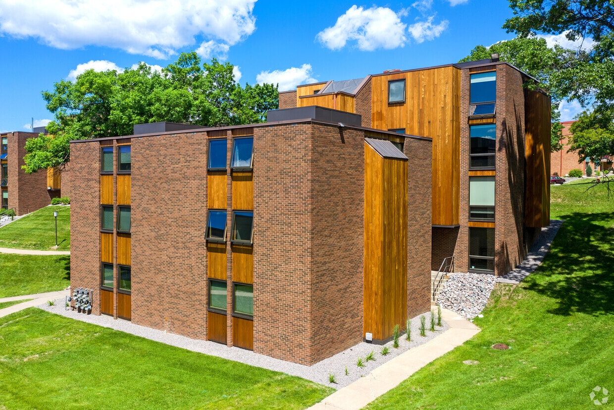 Greenway Village Apartments Lauderdale Mn Apartment Finder