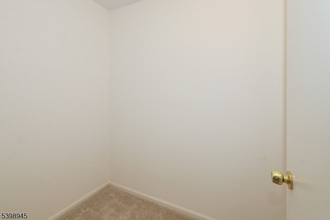 Building Photo - 21 Parkside Rd