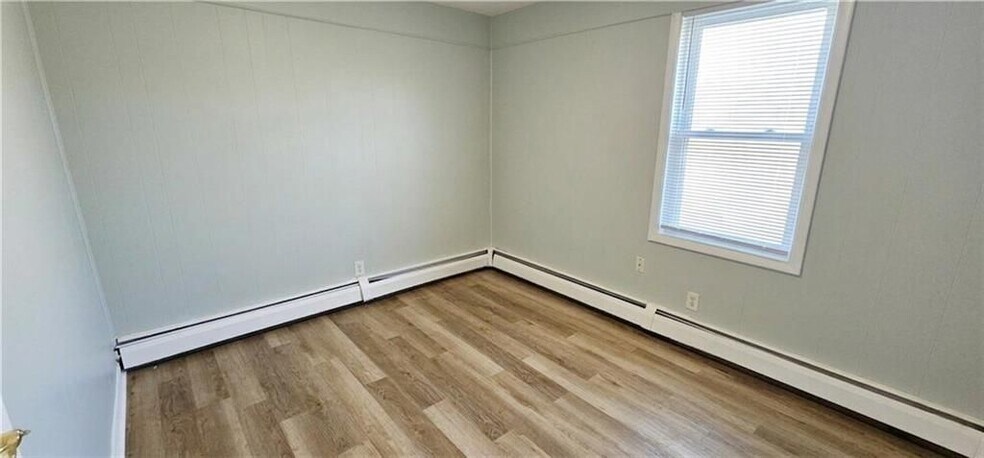 Building Photo - 115 Allston St