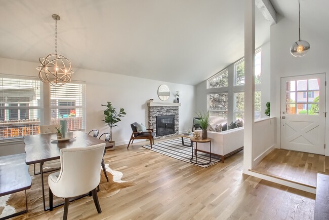 Building Photo - Remodeled 5 Bedroom Ranch in Willow Creek!