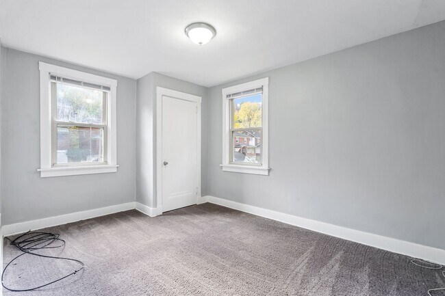 Building Photo - Cozy 3/1 in Wilkinsburg - AVAILABLE NOW!