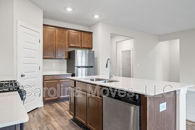 Building Photo - 628 Grays Creek Rd