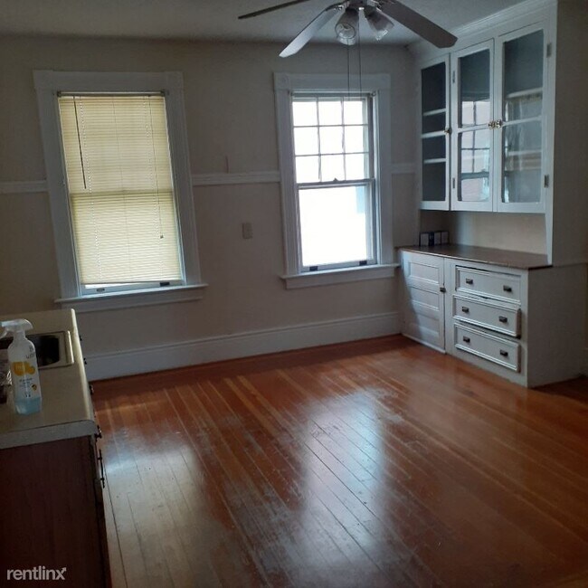 Building Photo - 3 br, 1 bath Apartment - 19-21 Beechwood Ave