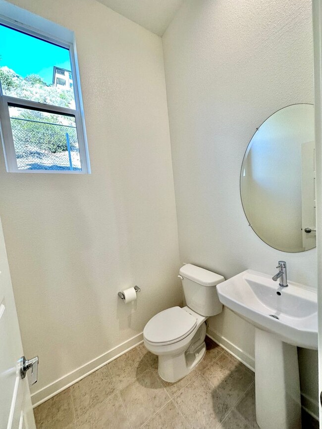 Building Photo - Brand New Townhome Overlooking Mission Valley