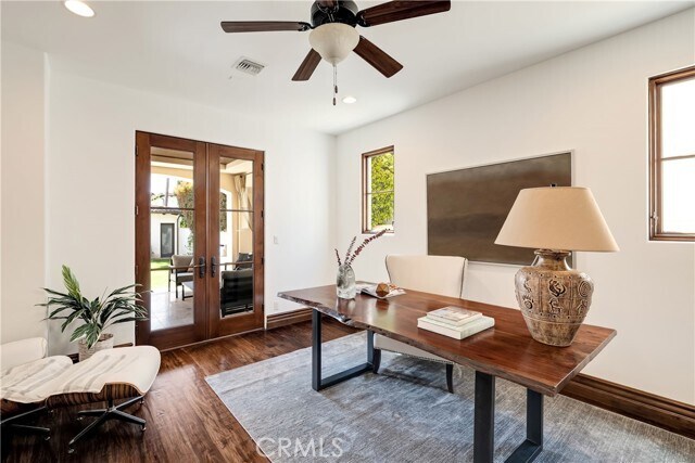 Building Photo - 718 N Poinsettia Ave