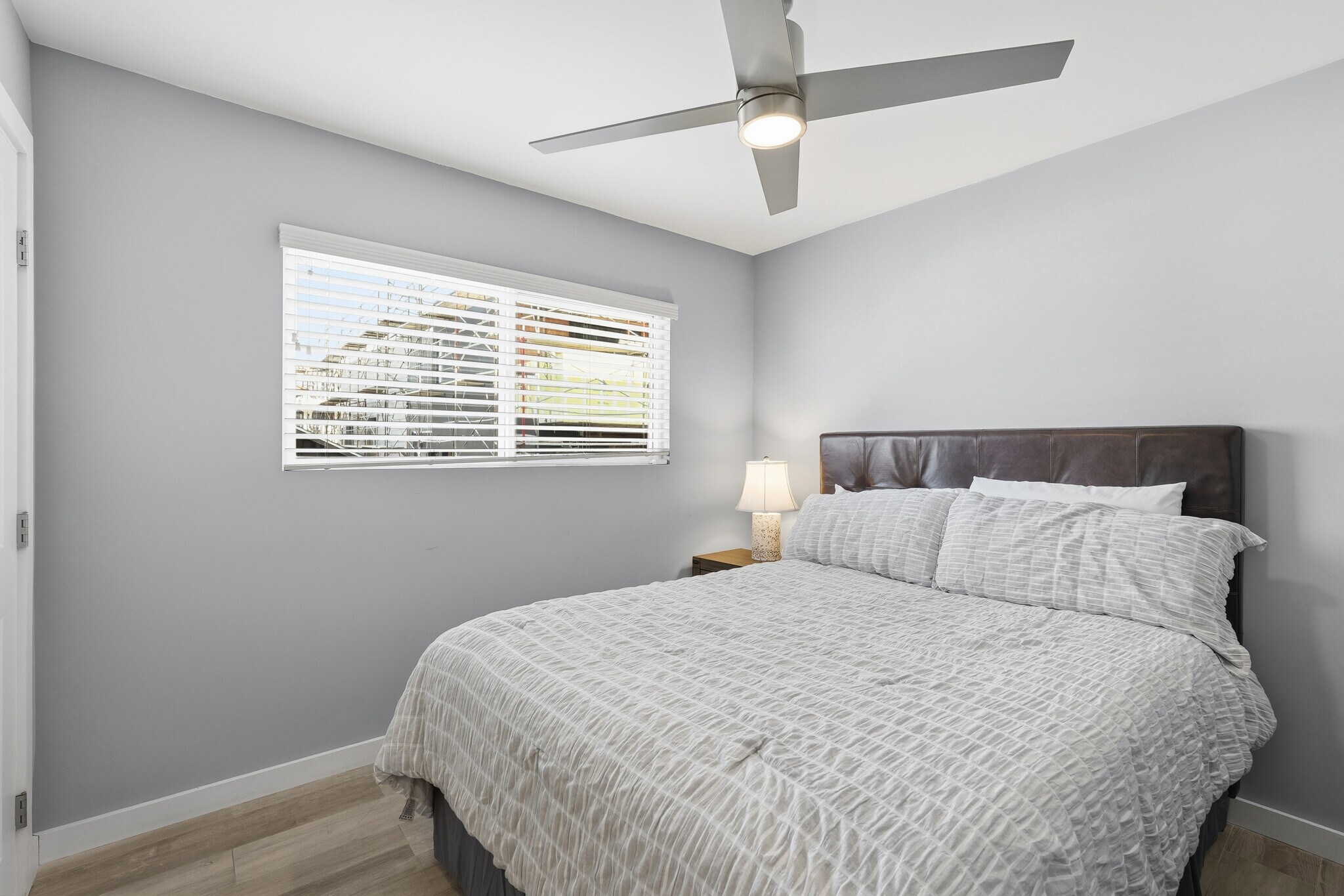 Building Photo - 116 5th Pl