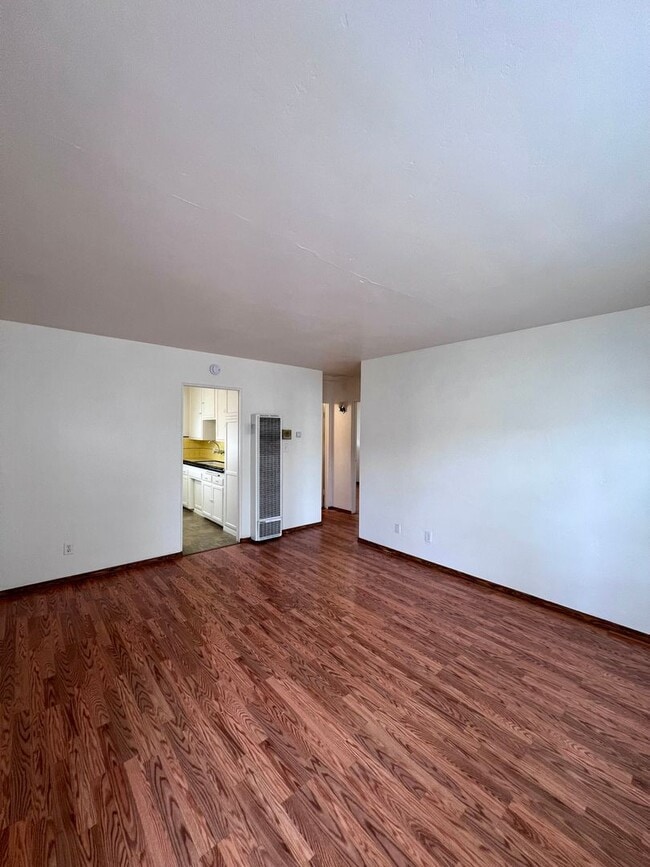 Building Photo - 4720-34 Wilson Ave