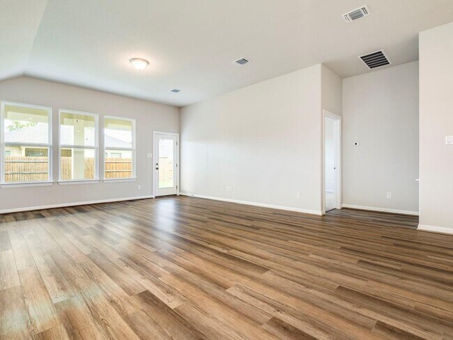 Building Photo - 270 Rimrock Ct