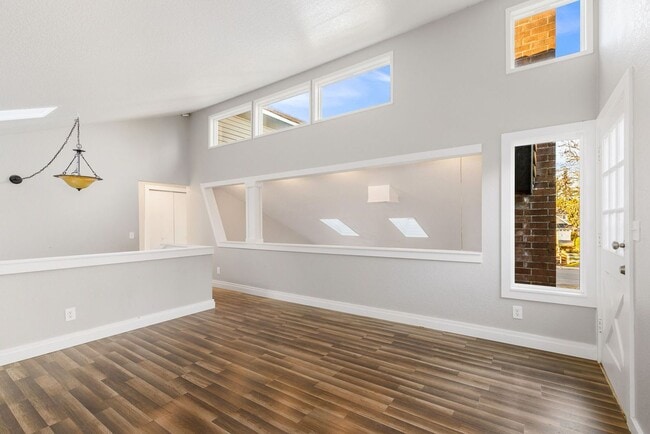 Building Photo - 8635 NE 124th St