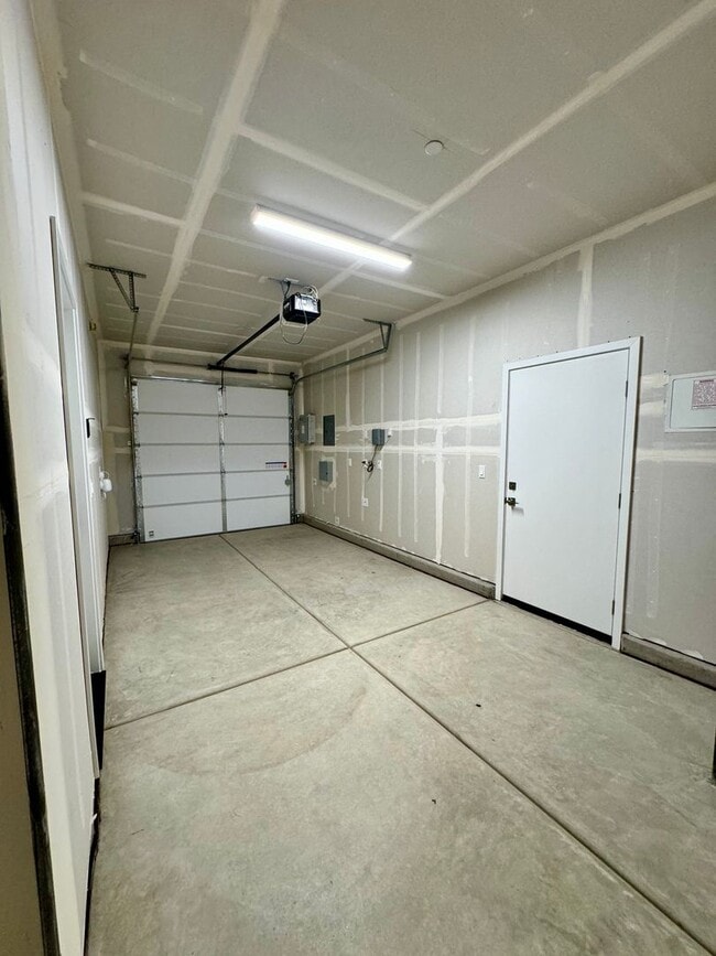 Building Photo - 610 McCaffrey Wy