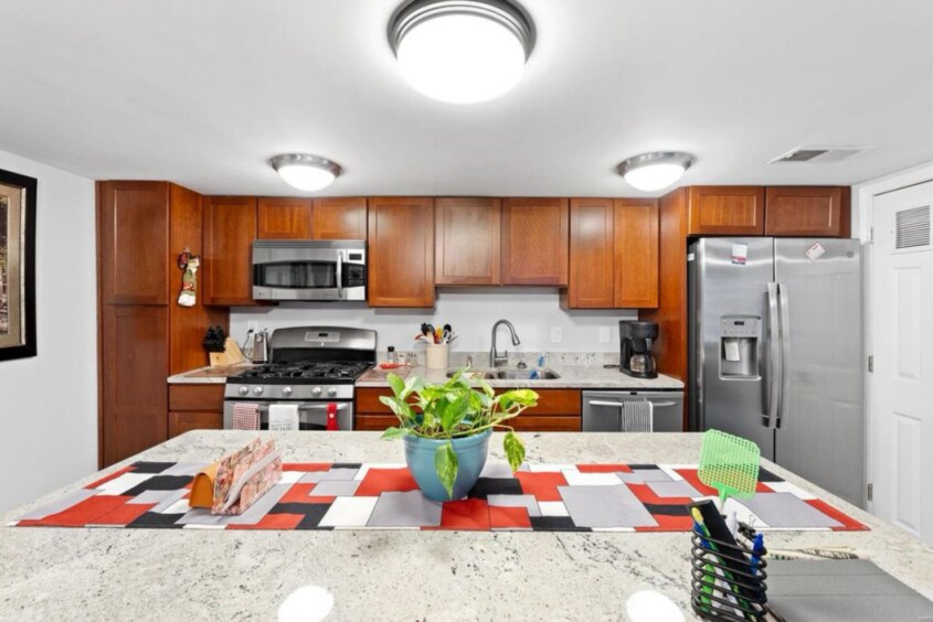 Kitchen Island - 1150 Rue La Chelle Walk