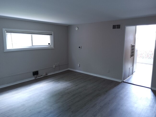 Building Photo - Coming Soon!  Renovated Three Bedroom EOG