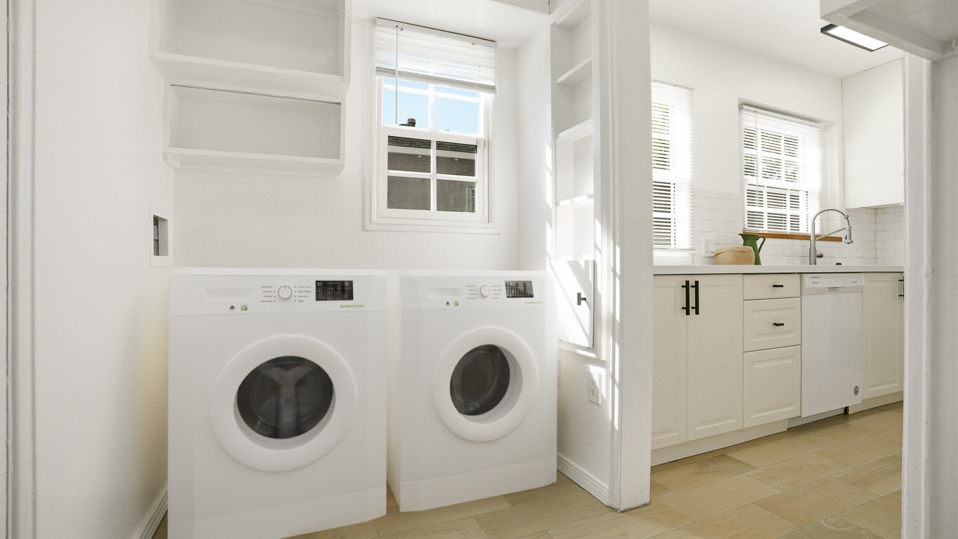 Building Photo - 3936 S Victoria Ave