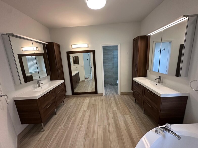 Building Photo - 2903 Oakbrook Dr