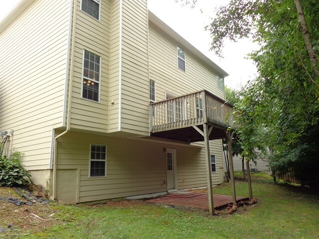 Building Photo - 433 Holland Springs Dr