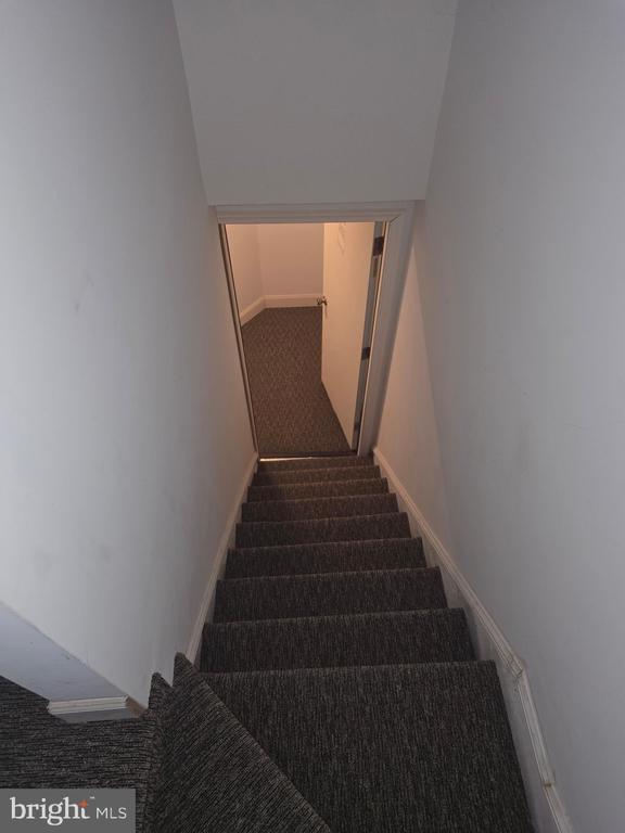 Building Photo - 2209 S 71st St