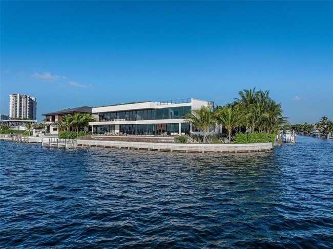 Building Photo - 11400 N Bayshore Dr