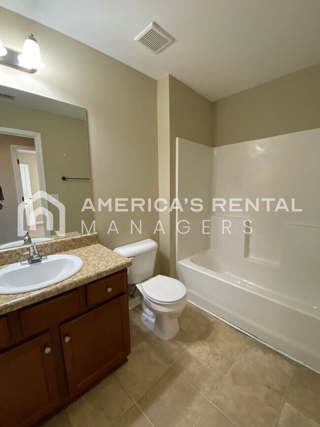 Building Photo - Townhome Available in Calera!! Available to View Now!!!