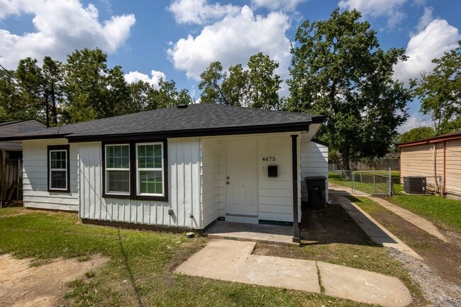 Primary Photo - Beautiful 2 Bedroom / 1 Bathroom home in B...