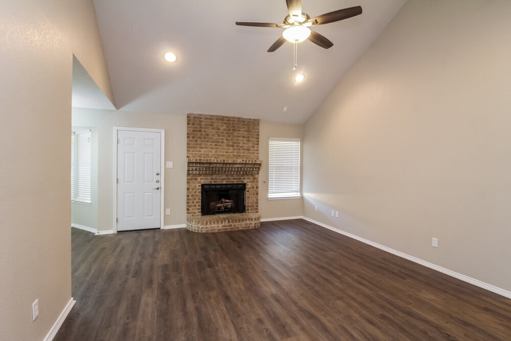 Building Photo - 900 Vicksburg Ln