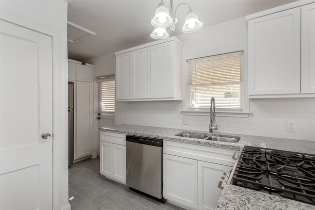 Building Photo - 6112 Llano Ave