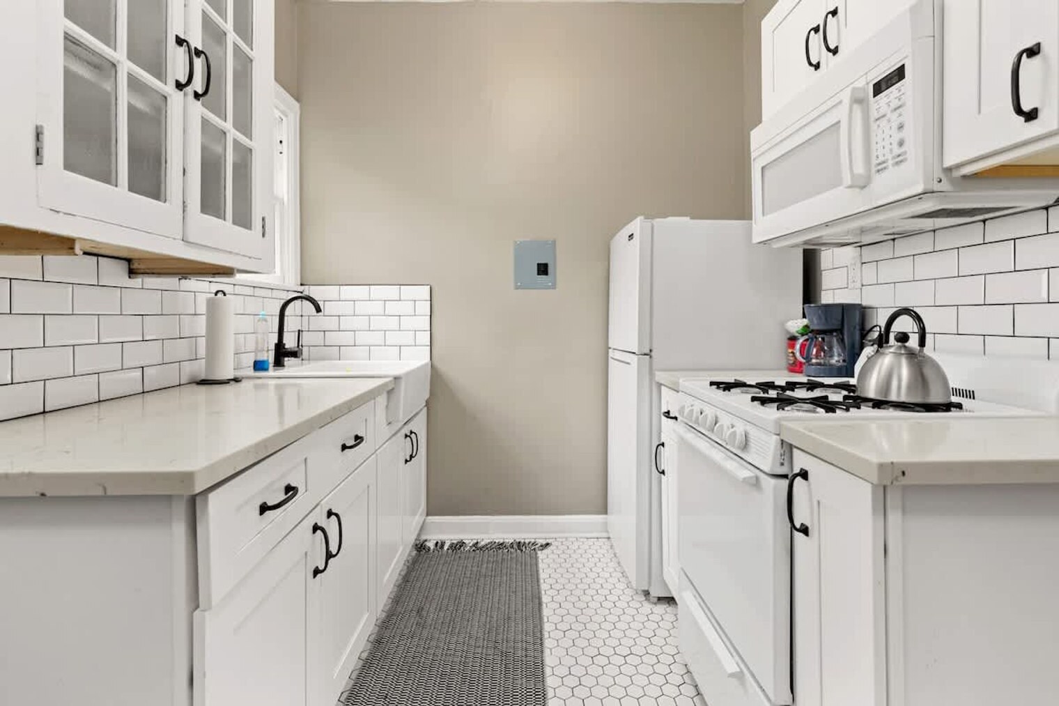 Building Photo - 203 W Magnolia Ave