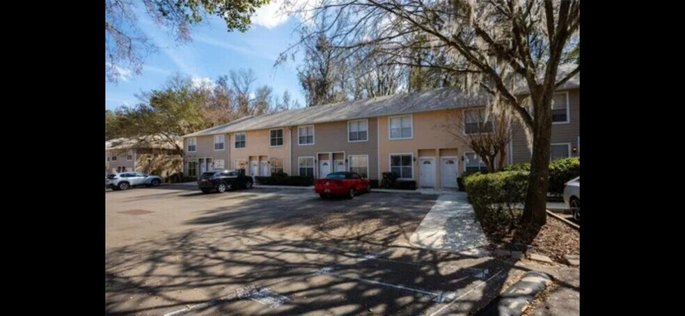 Building Photo - 4415 SW 34th St