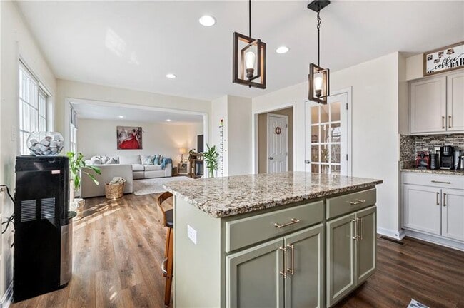 Building Photo - 8025 Jordan Ct