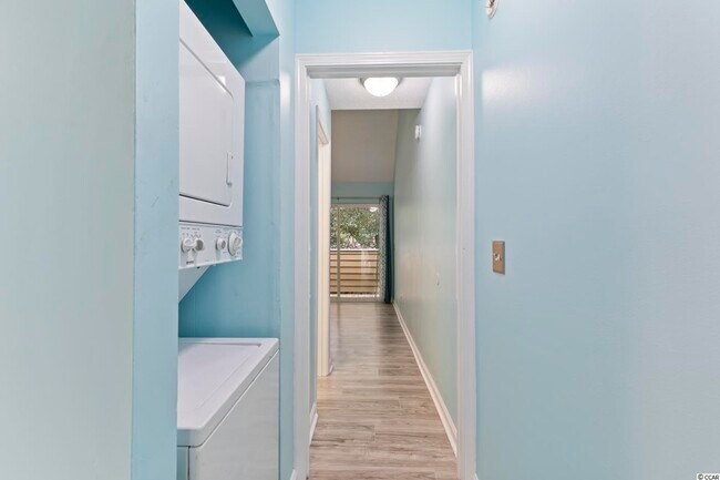 Building Photo - 421 Cambridge Cir
