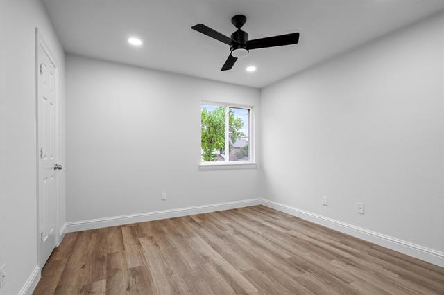 Building Photo - 9424 Blue Jay Way