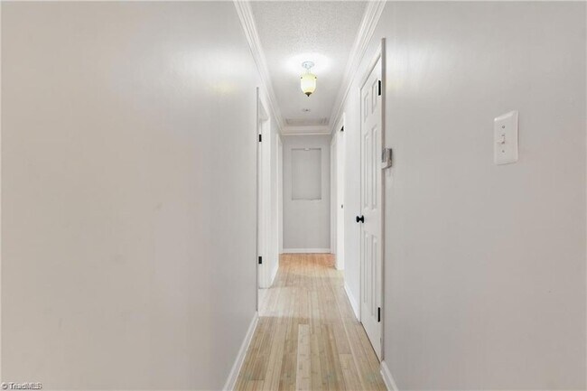 Building Photo - 1002 Phineas Dr