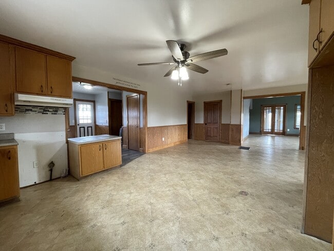 Building Photo - 7094 N 550 E