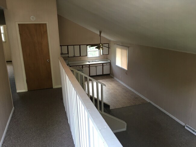 Building Photo - 353 Gilmore St