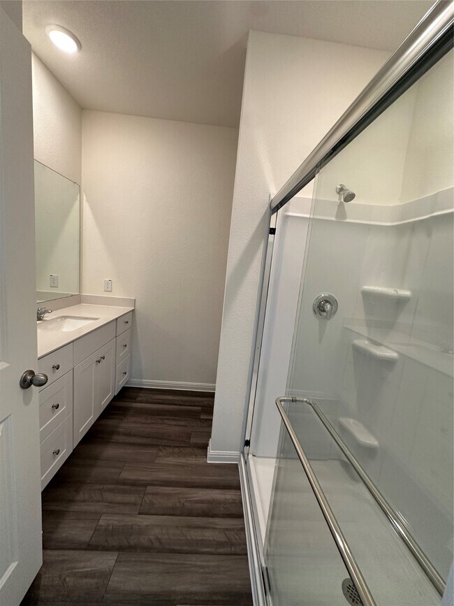 Primary Photo - 112 Rother Pl