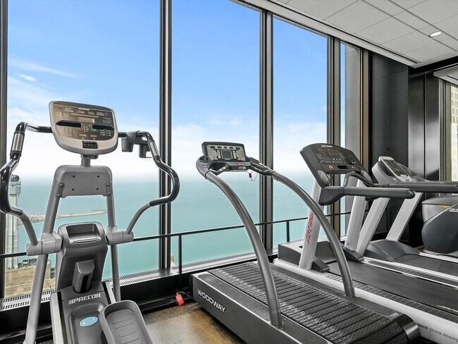 Building Photo - 175 E Delaware Pl