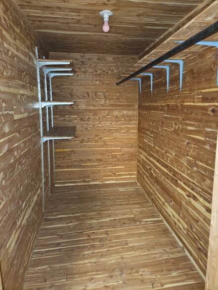 Building Photo - 1039 Clay Ave