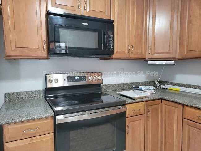 Building Photo - 4311 S Thatcher Ave