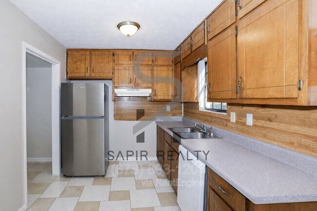 Building Photo - 320 Sprucewood Ct