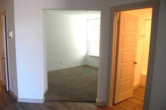 Building Photo - 7702 Sleek Flock Ln