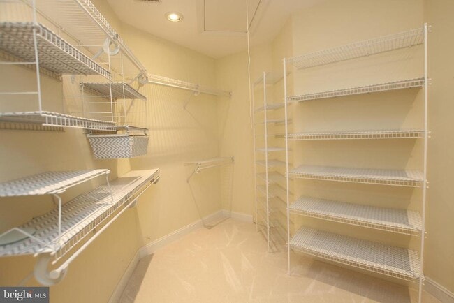 Building Photo - 3 Good Hope Ct