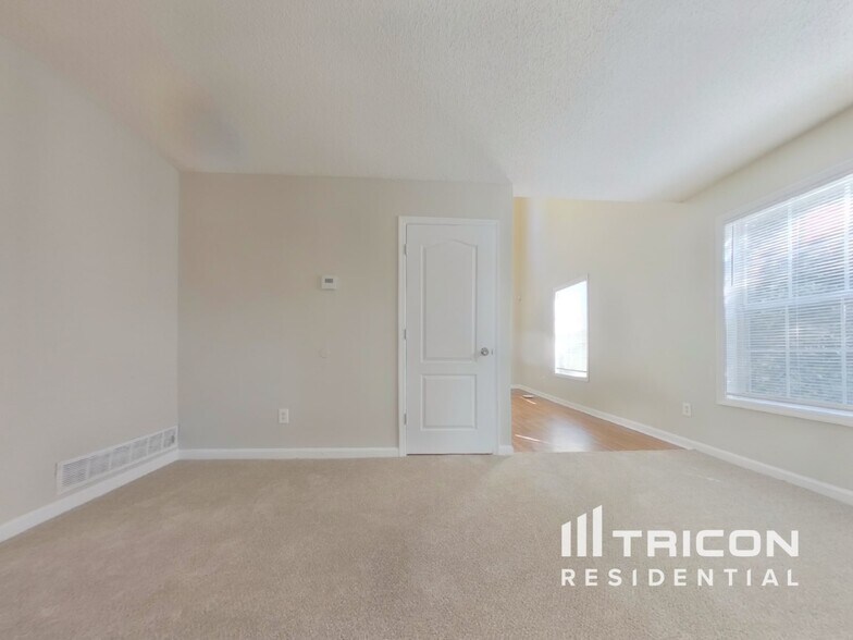 Building Photo - 2901 Pavia Cir