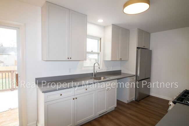 Building Photo - Fully Renovated 5 Bed, 2 Bath Home Near Breton Village