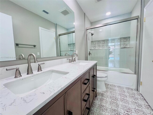 Building Photo - 1710 SW 98th Ct