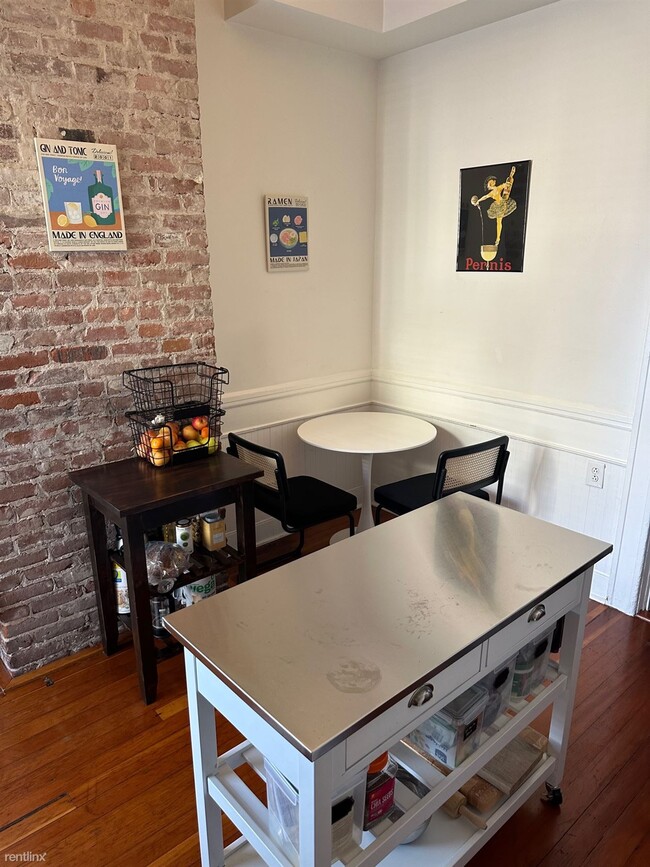 Building Photo - Room for Rent, 2 bath Condo - 59 Octavia S...