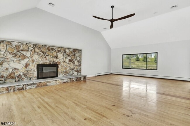 Building Photo - 136 Carlough Rd
