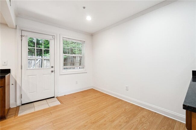 Building Photo - 121 Rondak Cir